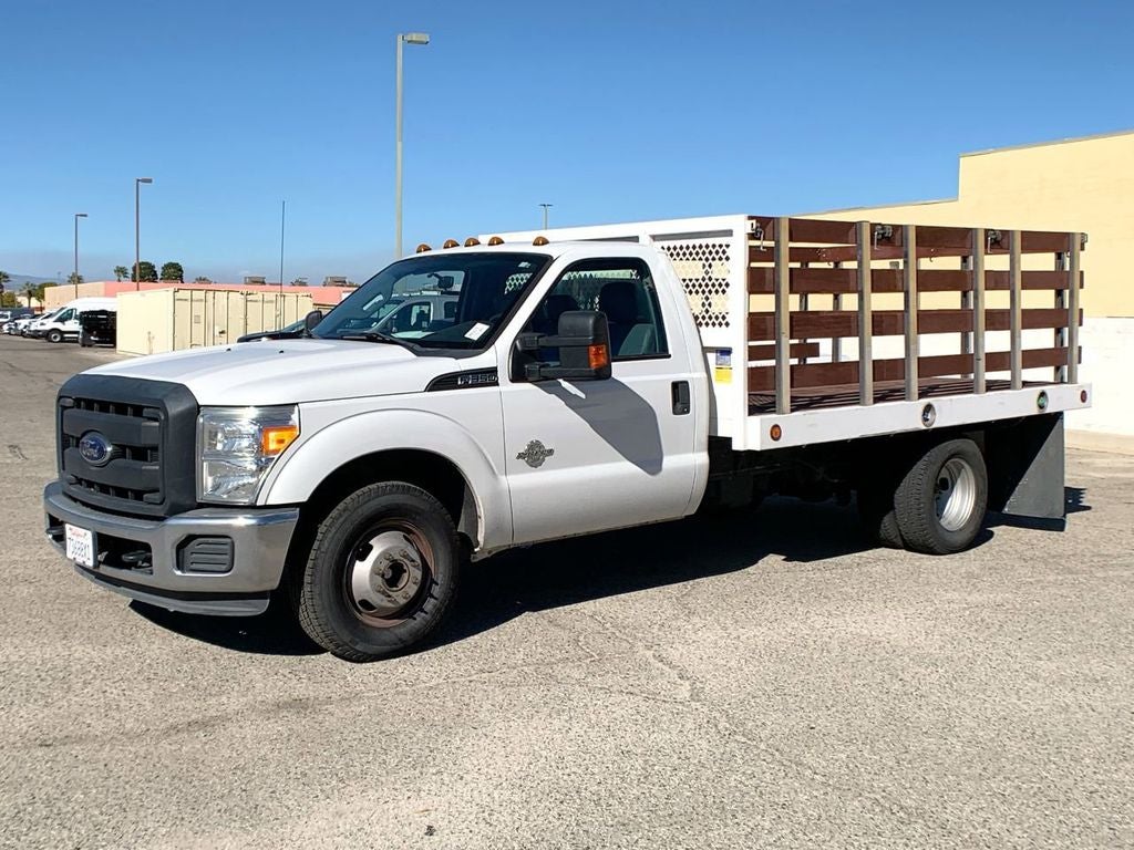 2015 Ford F-350SD XL DRW in Oxford White — front three-quarter view