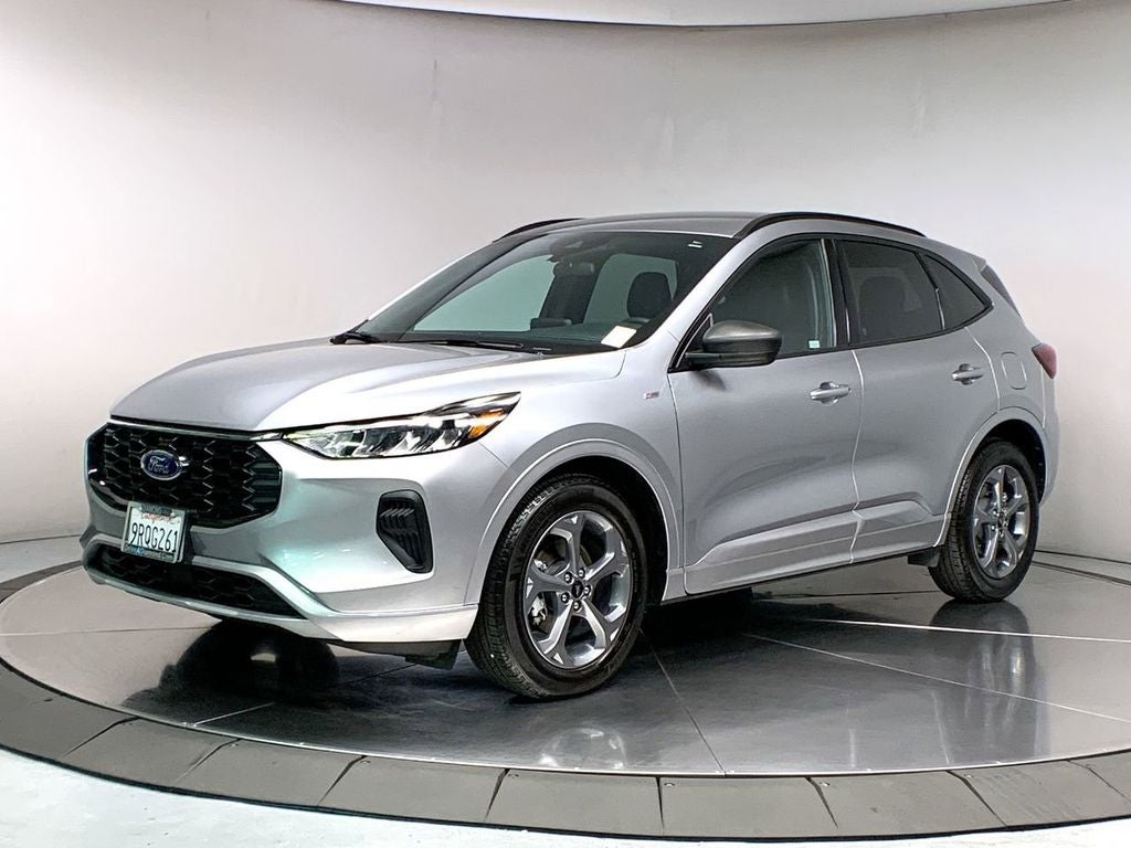 2024 Ford Escape Hybrid ST-Line in Silver Metallic — front three-quarter view