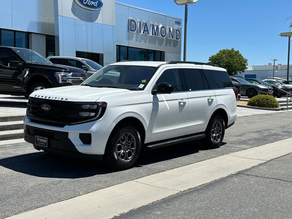 2025 Ford Expedition — side profile view