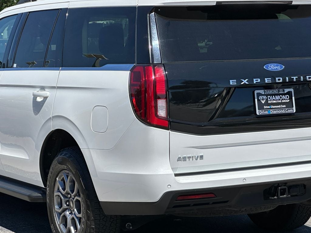 2025 Ford Expedition — detail view