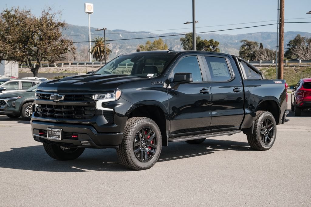 2026 Chevrolet Silverado 1500 LT Trail Boss in Black — front three-quarter view