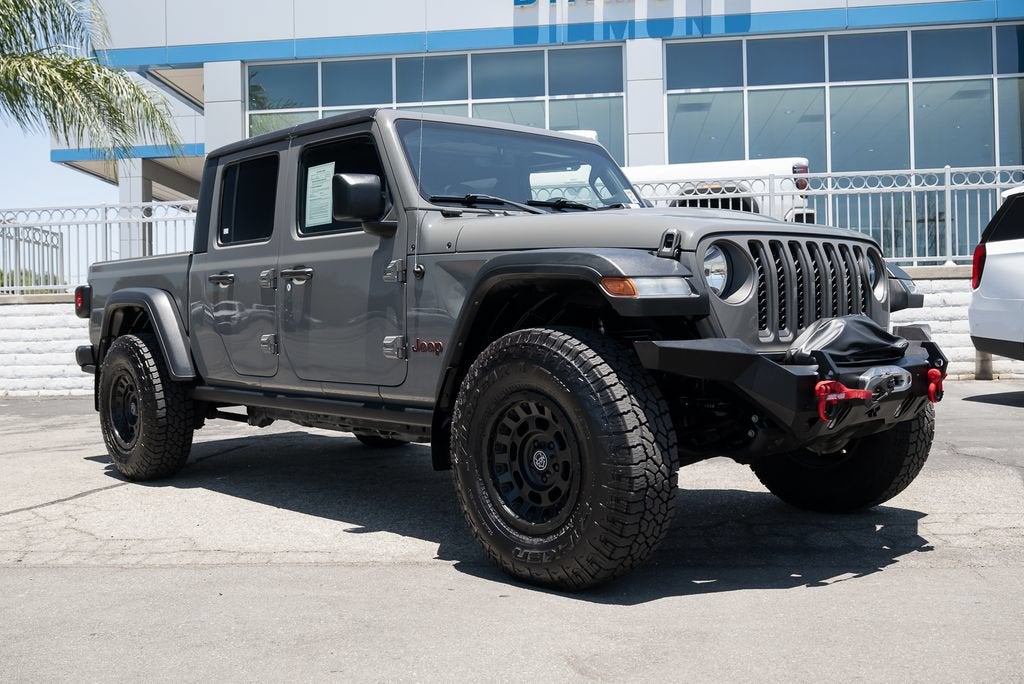 2022 Jeep Gladiator Rubicon in Gray — front three-quarter view