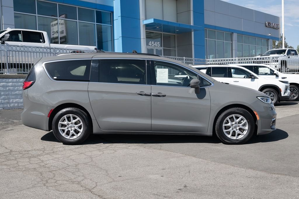 2022 Chrysler Pacifica — interior view