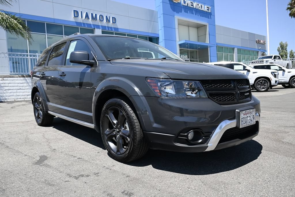 2018 Dodge Journey Crossroad in Contusion Blue Pearlcoat — front three-quarter view