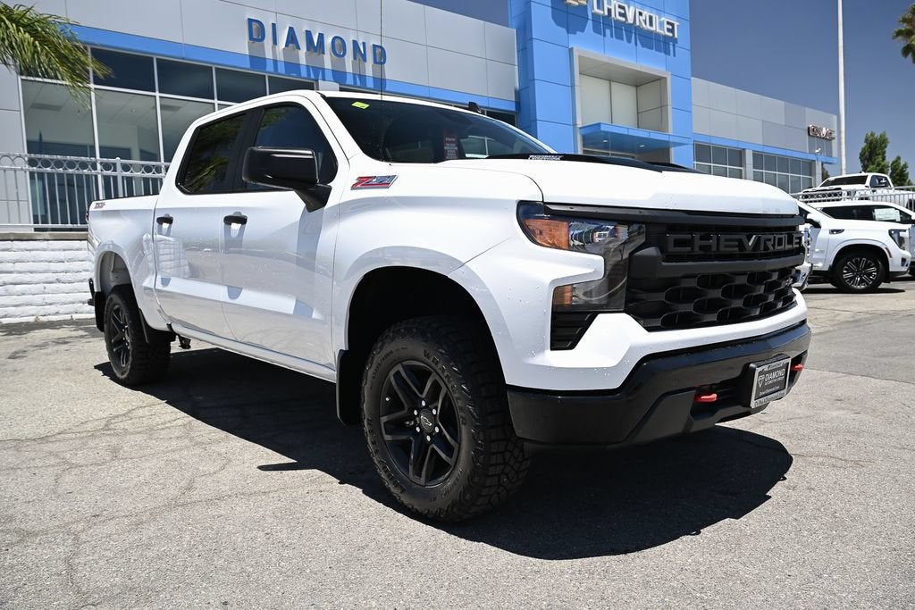 2026 Chevrolet Silverado 1500 Custom Trail Boss in Summit White — front three-quarter view