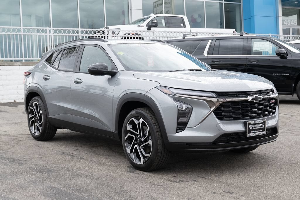 2026 Chevrolet Trax 2RS in Sterling Gray Metallic — front three-quarter view