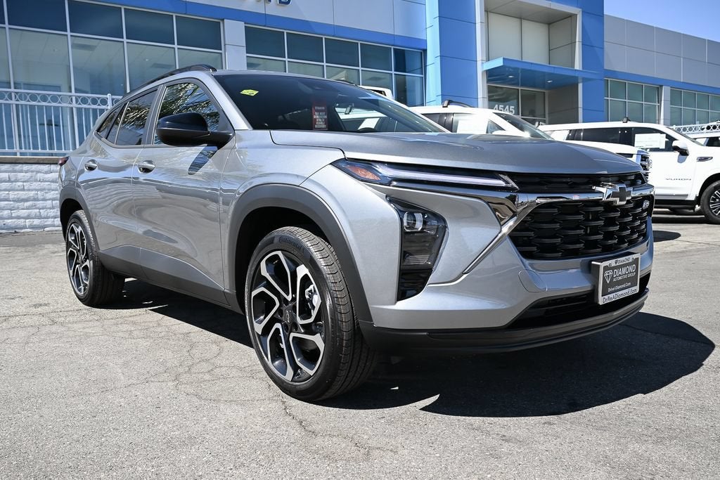 2026 Chevrolet Trax 2RS in Sterling Gray Metallic — front three-quarter view